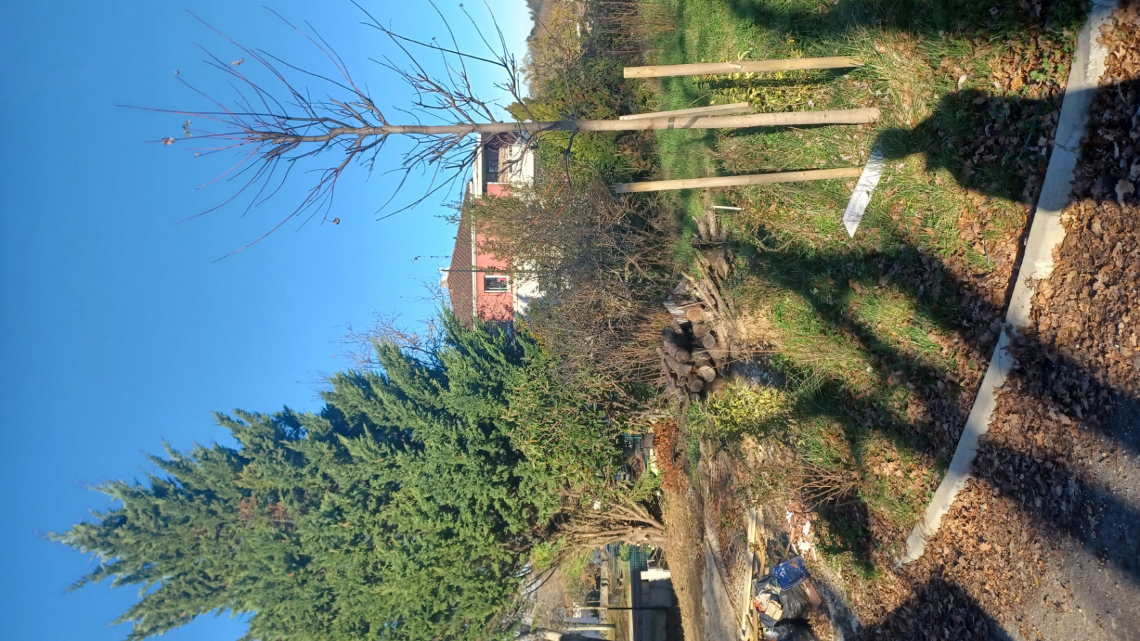 Terrain constructible de 800m2 à Bourg