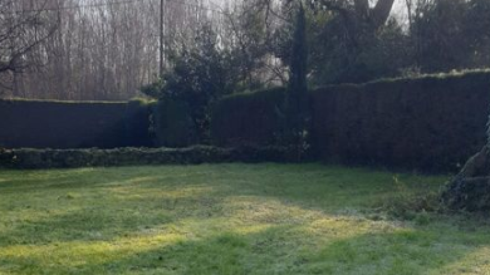 Terrain constructible de 1120m2 à Saint-Germain-du-Puch