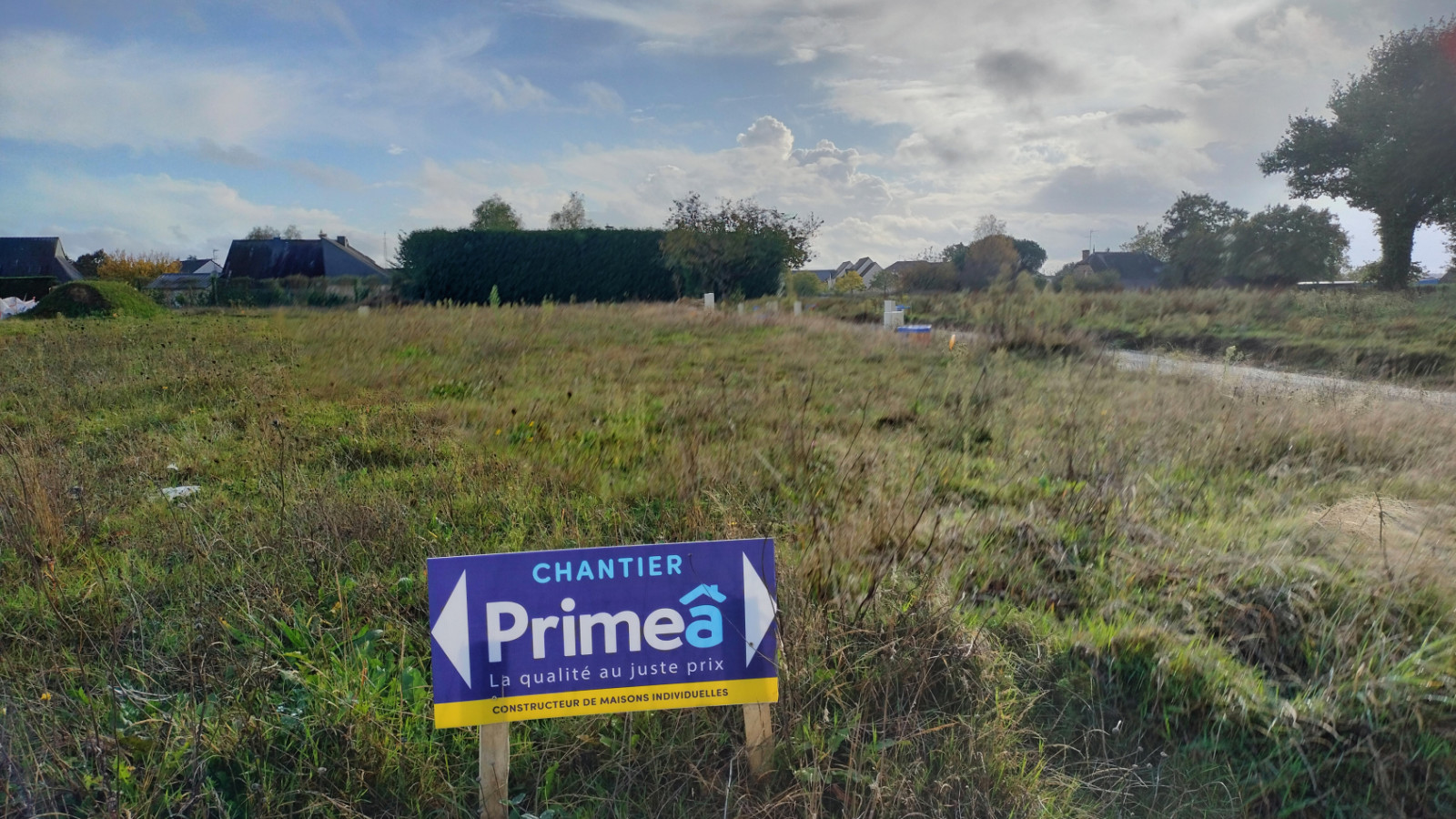 Terrain constructible de 319m2 à Saint-Thurial