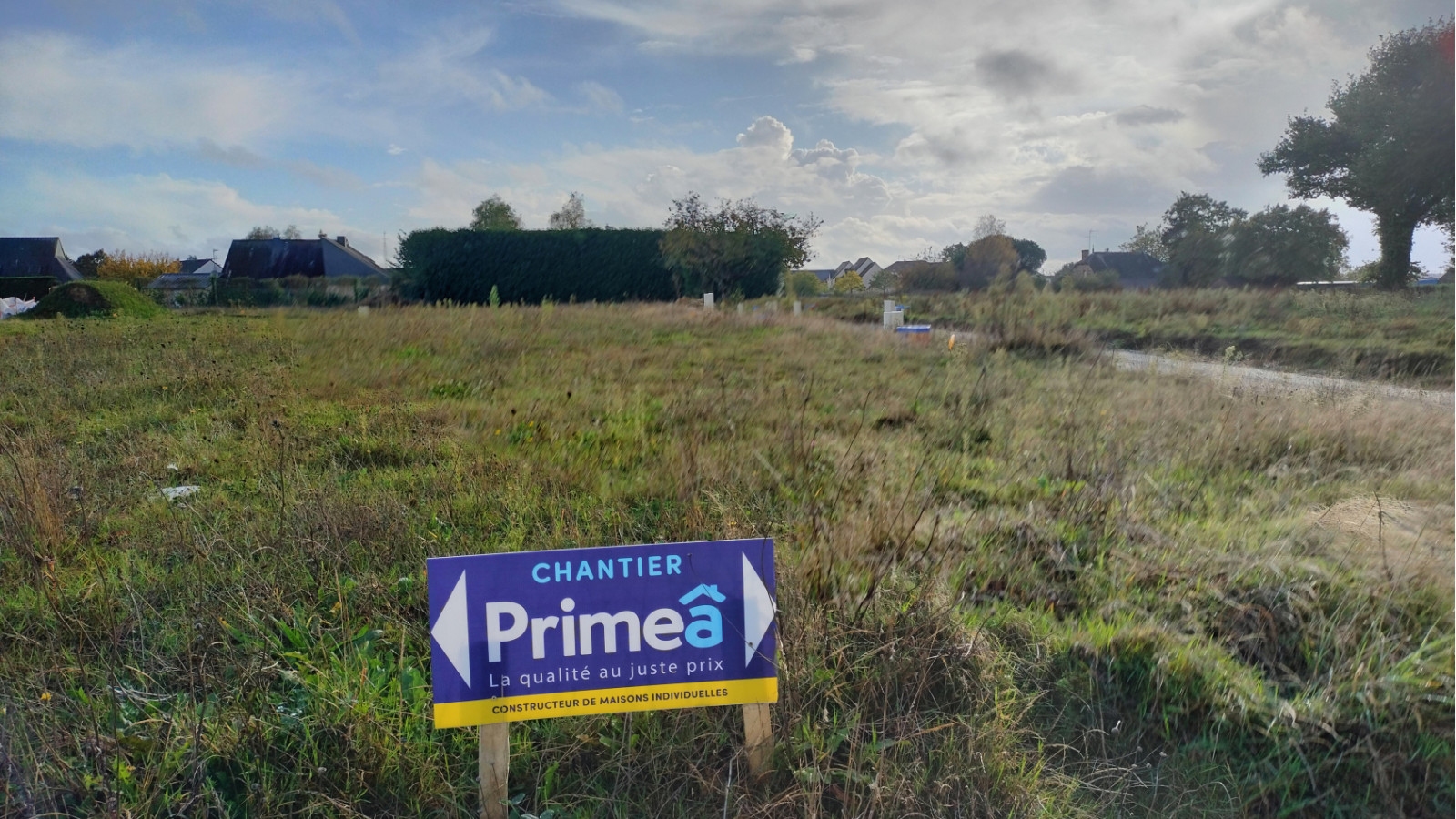 Terrain constructible de 319m2 à Saint-Thurial