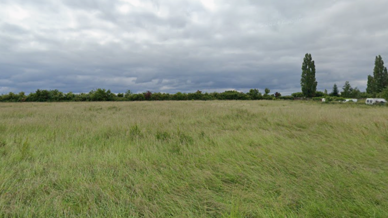 Terrain constructible de 505m2 à Messas