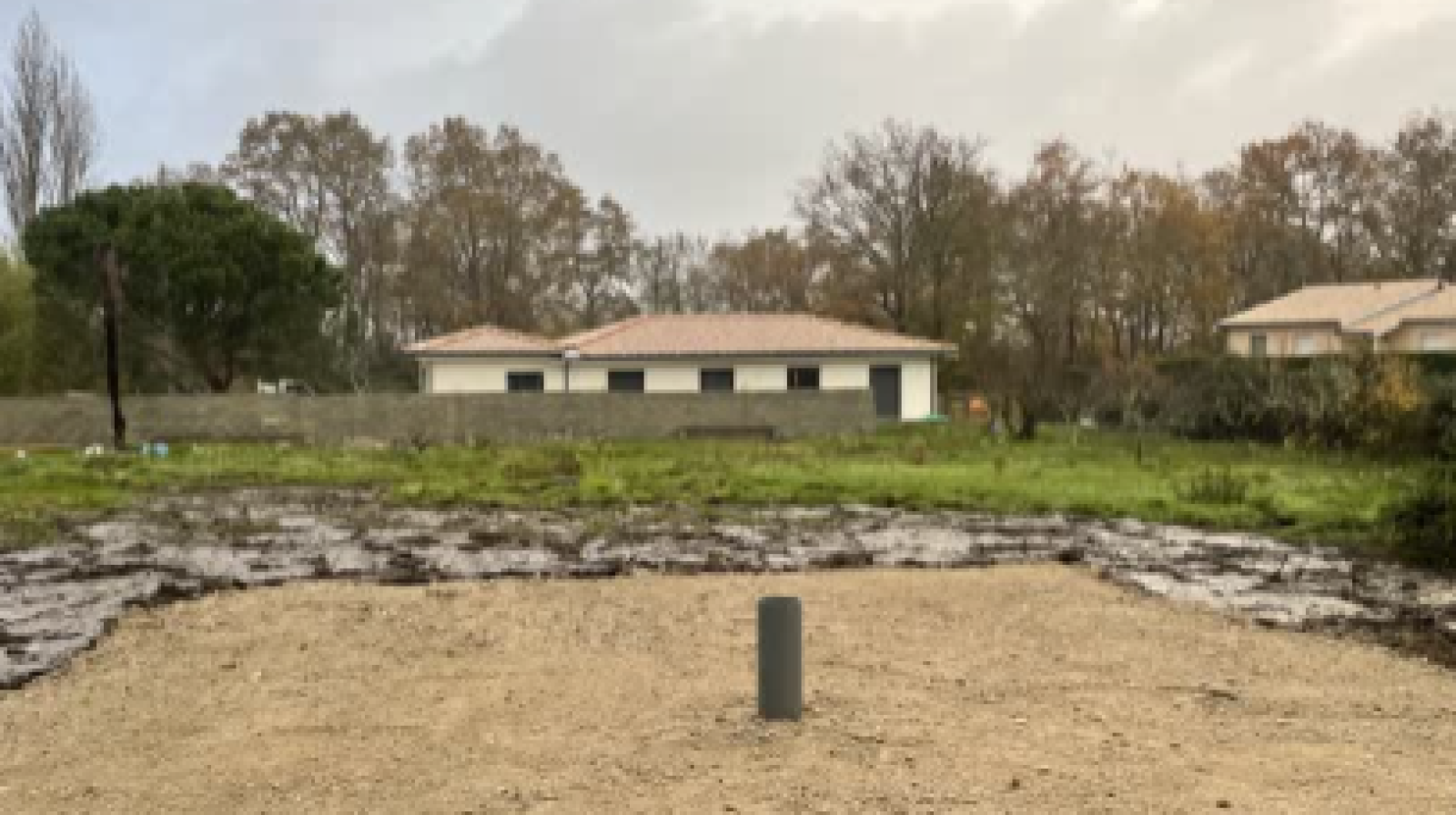 Terrain constructible de 899m2 à Saint-Sulpice-et-Cameyrac