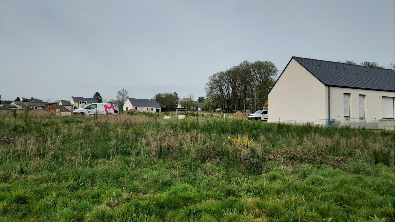 Terrain constructible de 353m2 à Guignen