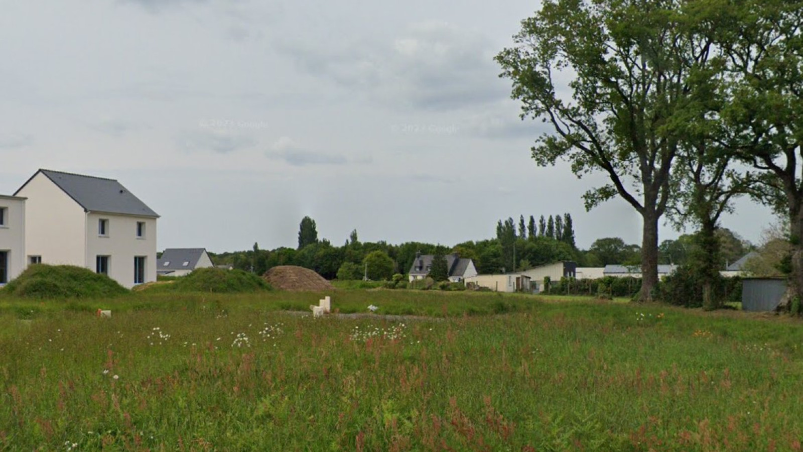 Terrain constructible de 470m2 à Saint-Abraham