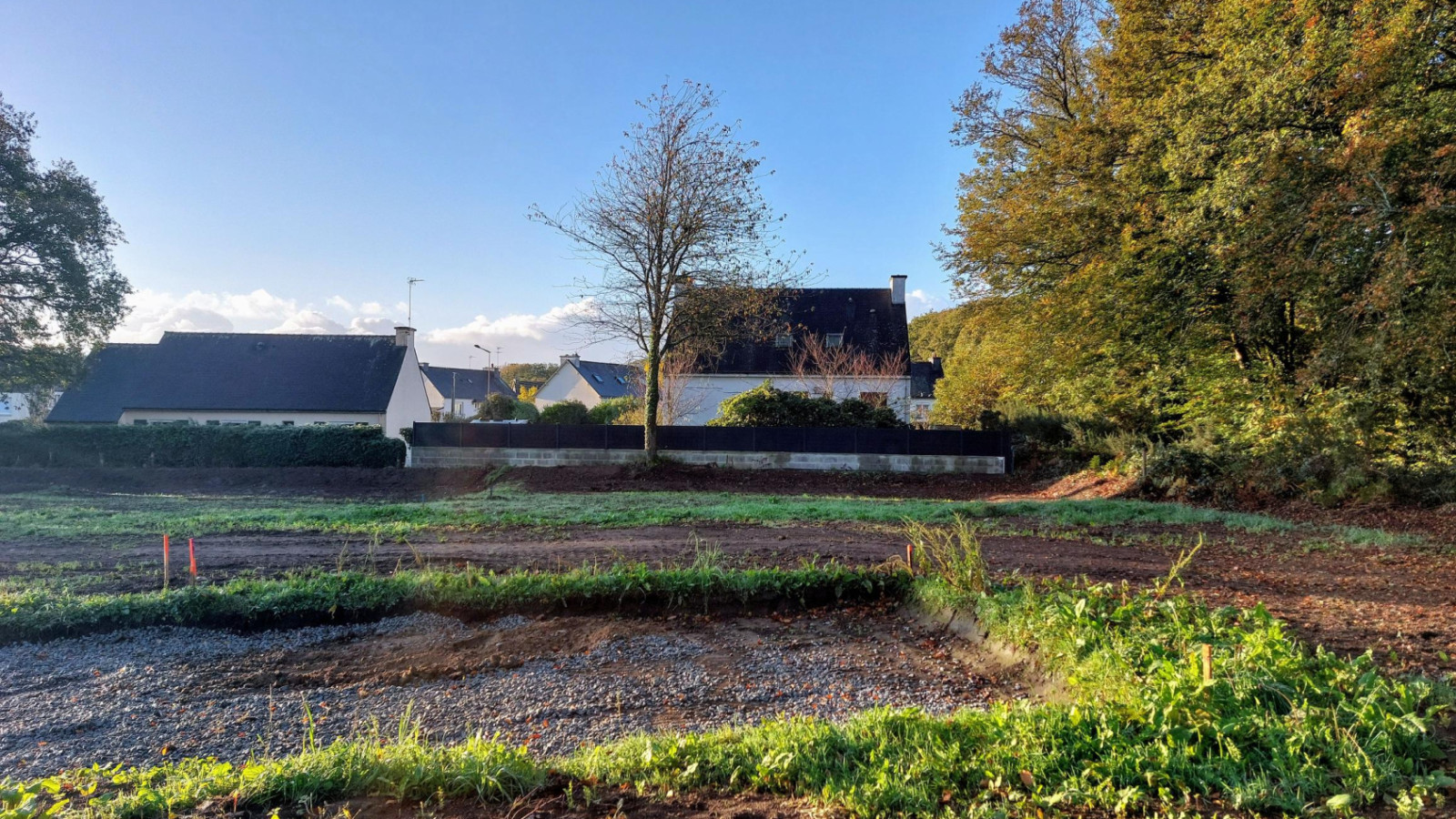 Terrain constructible de 525m2 à Monterblanc