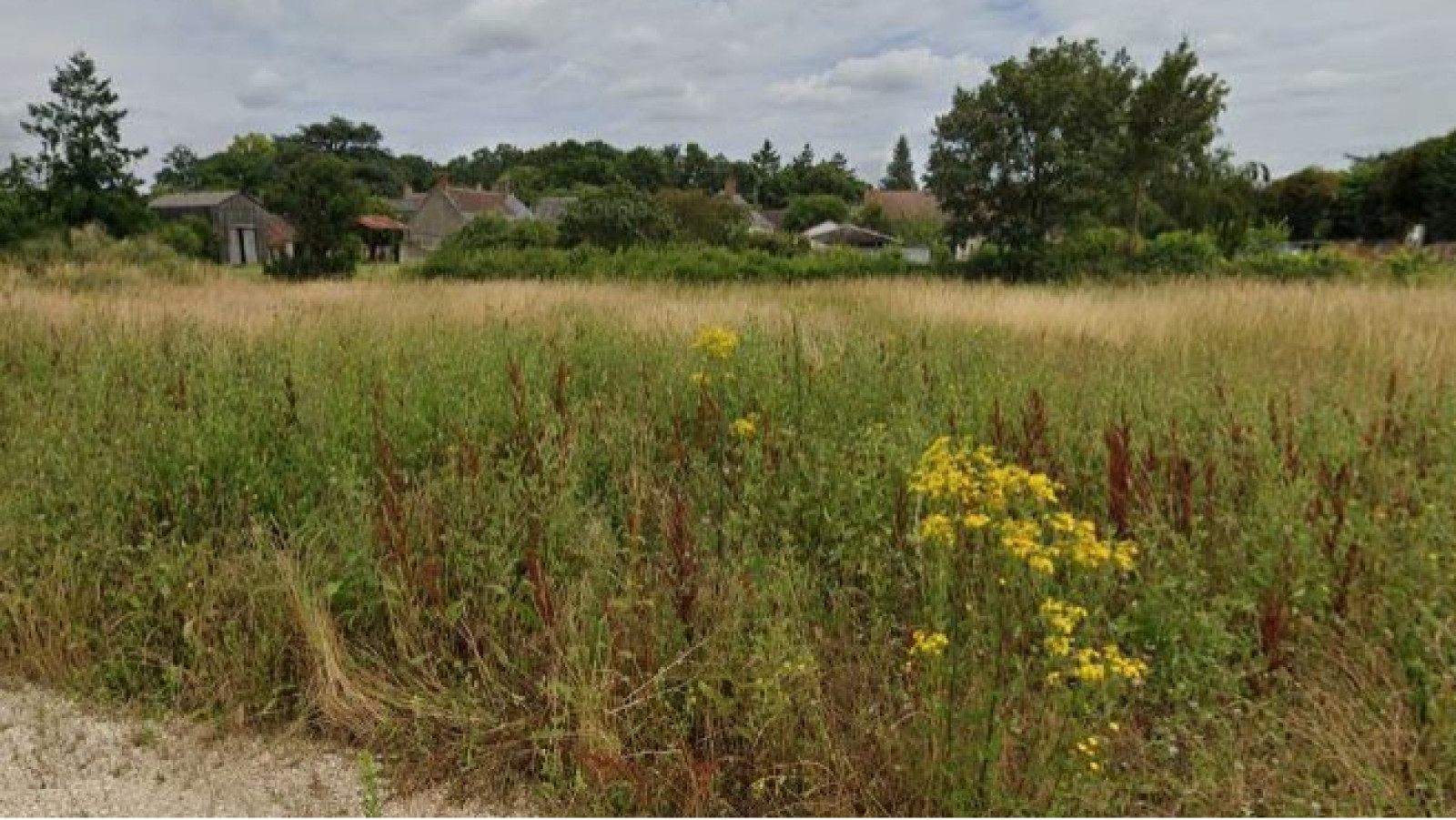 Terrain constructible de 512m2 à Cormeray