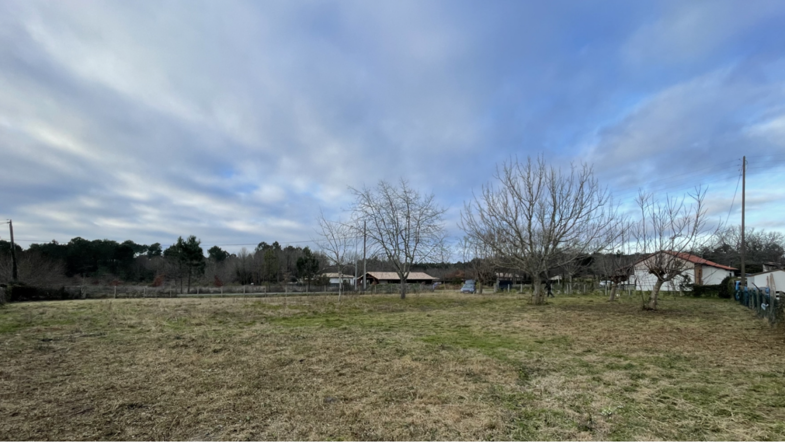 Terrain constructible de 1000m2 à La Brède