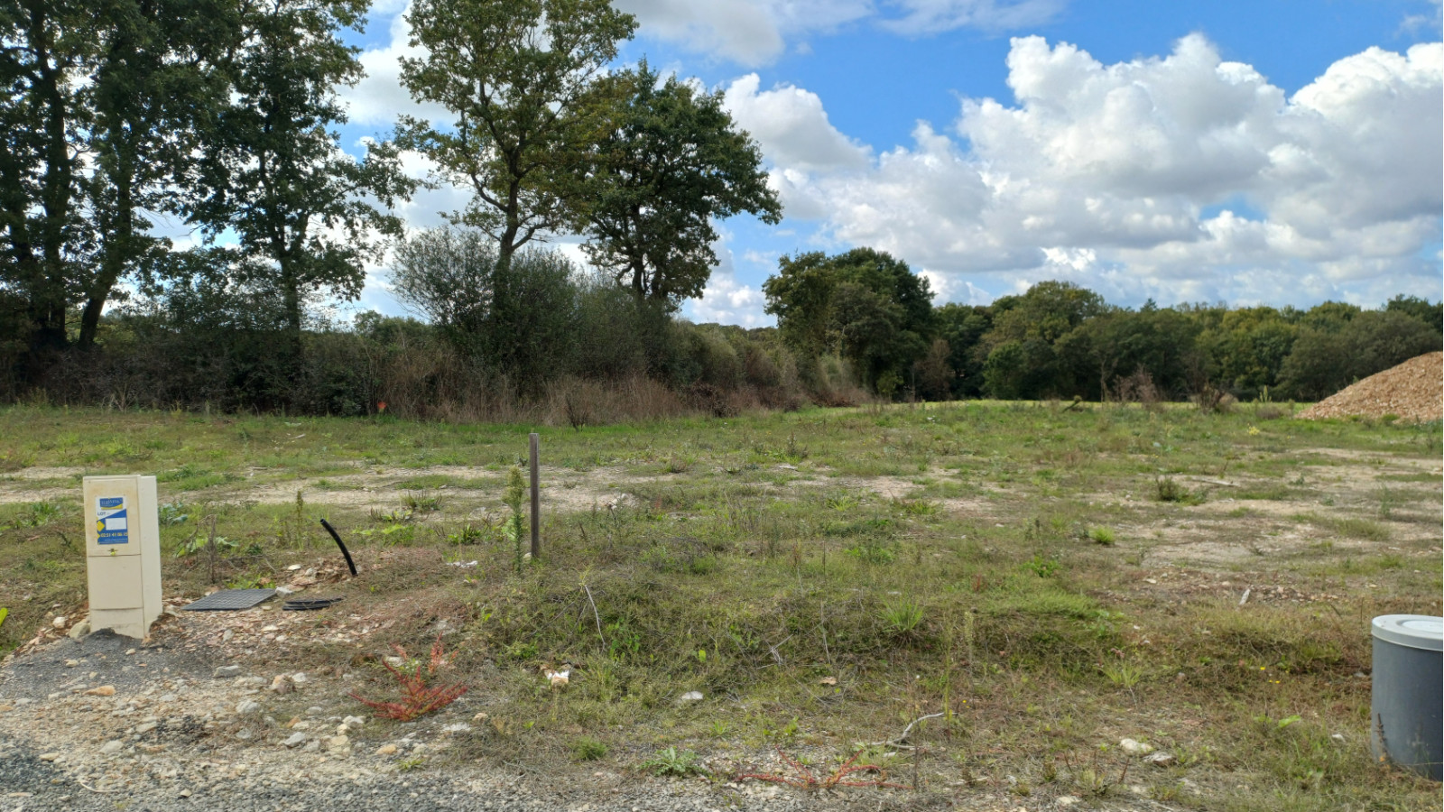 Terrain constructible de 393m2 à Les Achards