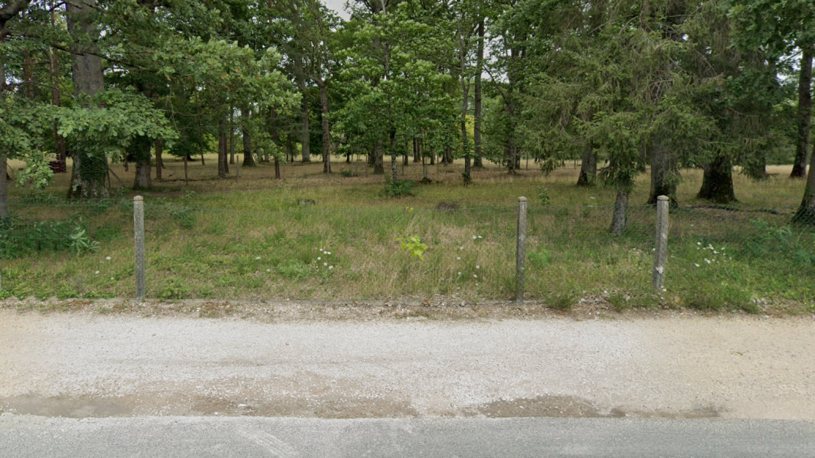 Terrain constructible de 470m2 à Lamotte-Beuvron