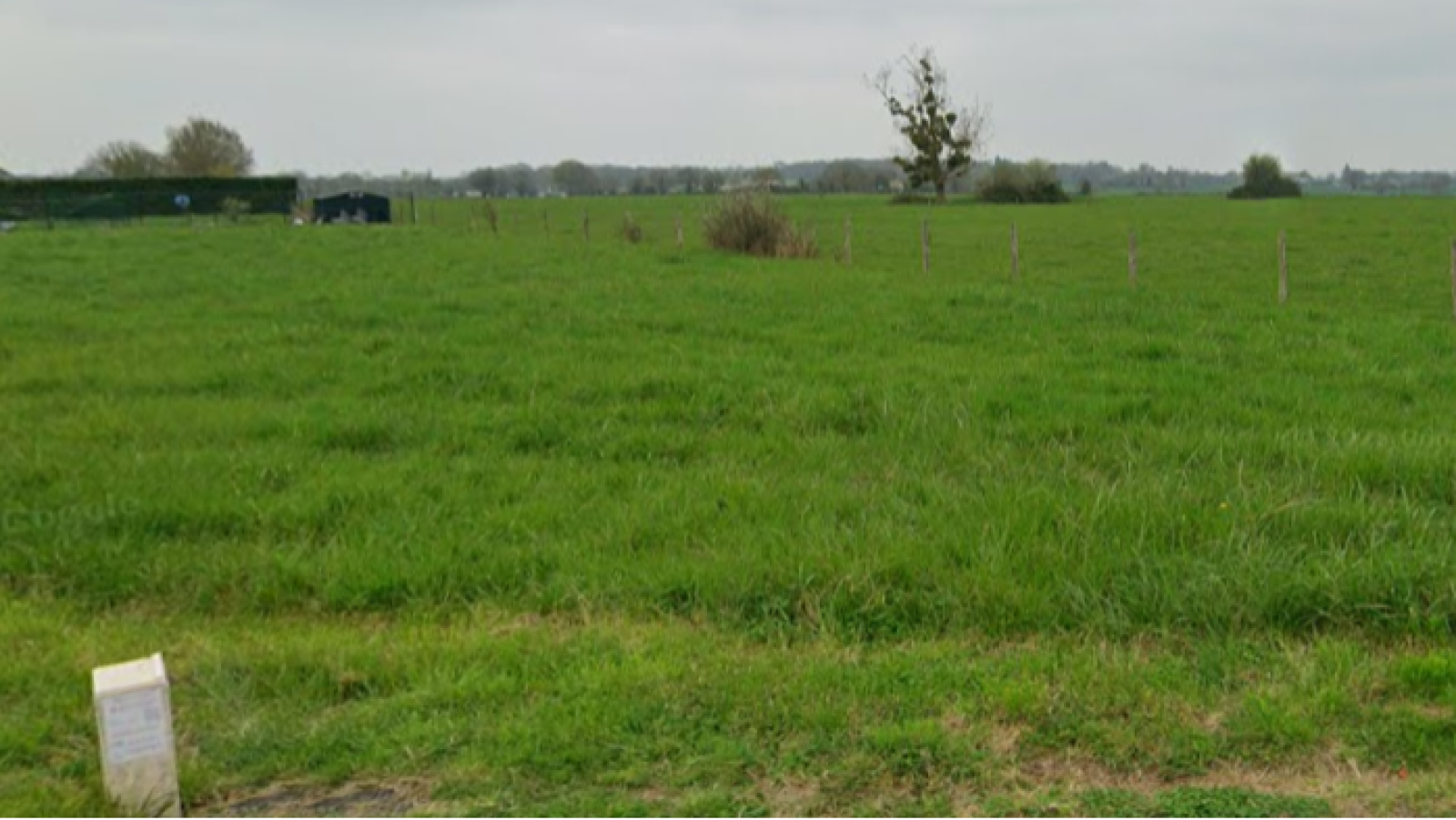 Terrain constructible de 456m2 à Segré-en-Anjou Bleu