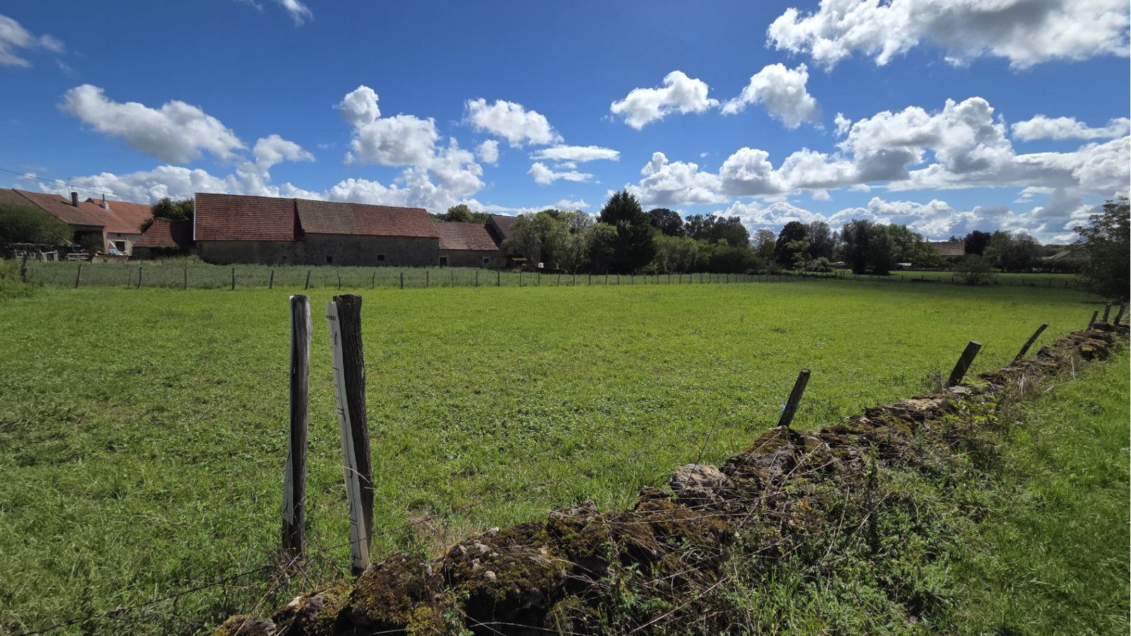Terrain constructible de 1175m2 à Painblanc