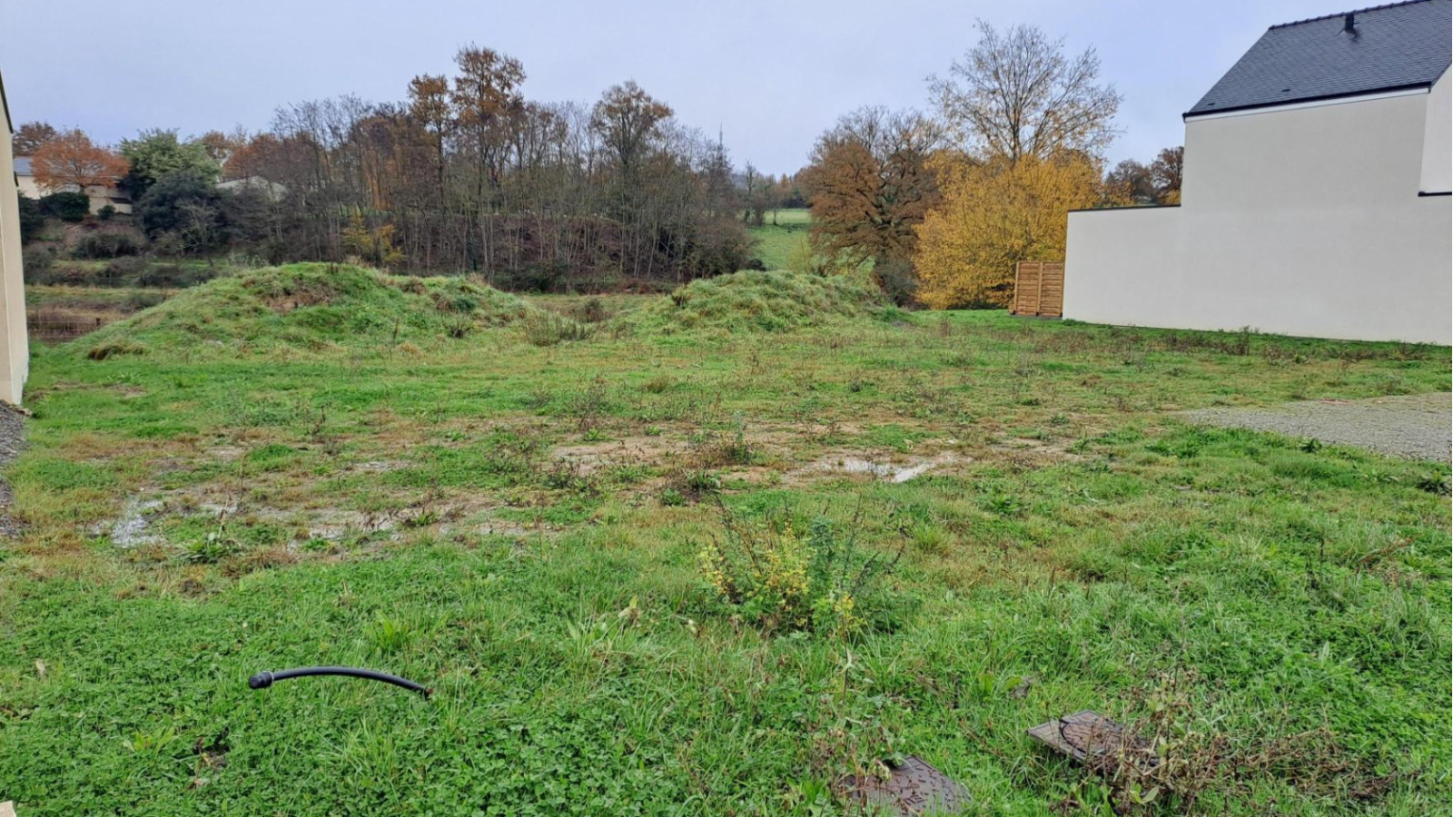 Terrain constructible de 421m2 à Segré-en-Anjou Bleu