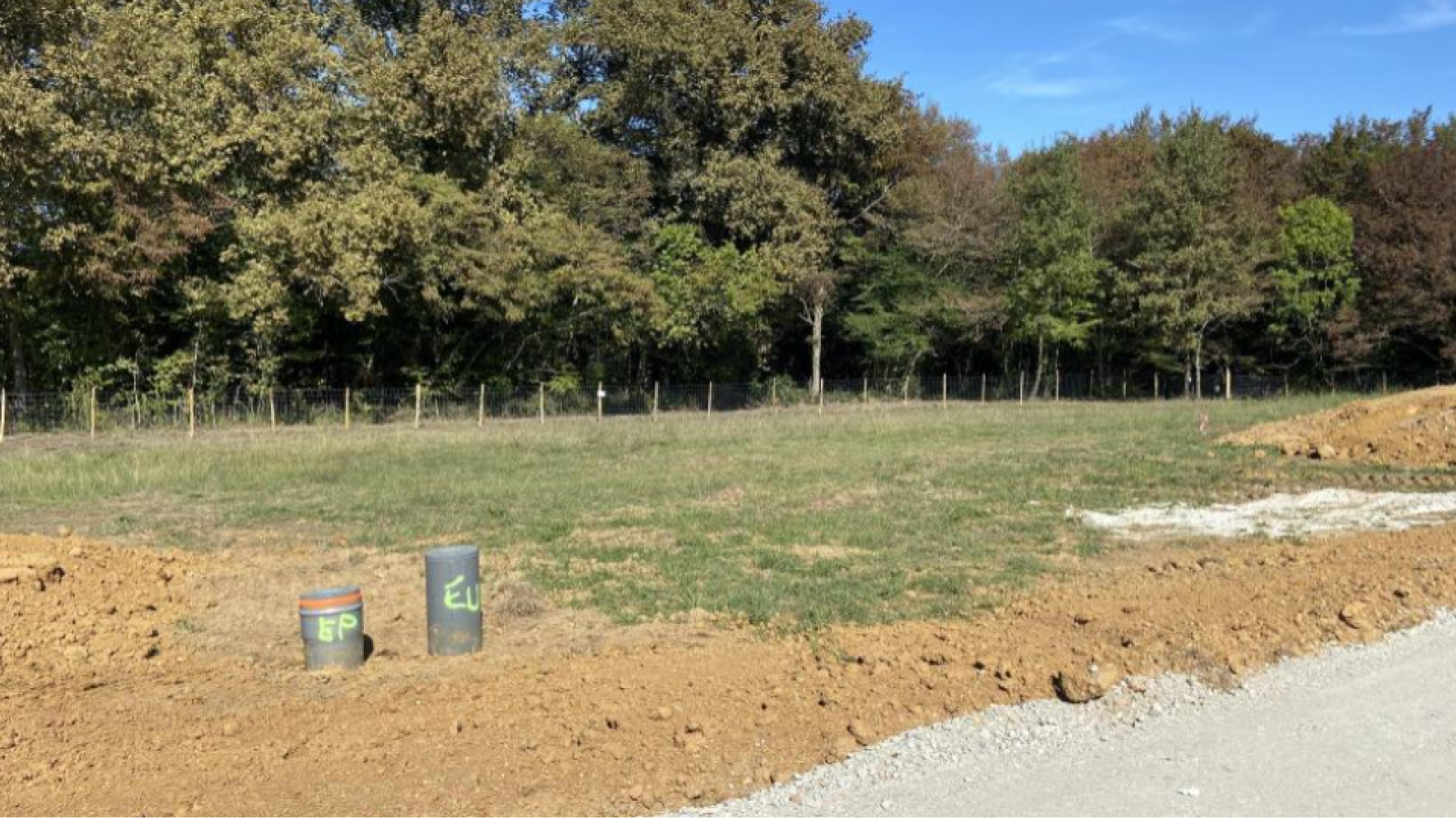 Terrain constructible de 1171m2 à Landiras