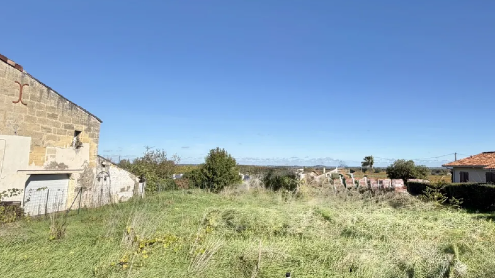 Terrain constructible de 552m2 à Saint-Germain-du-Puch