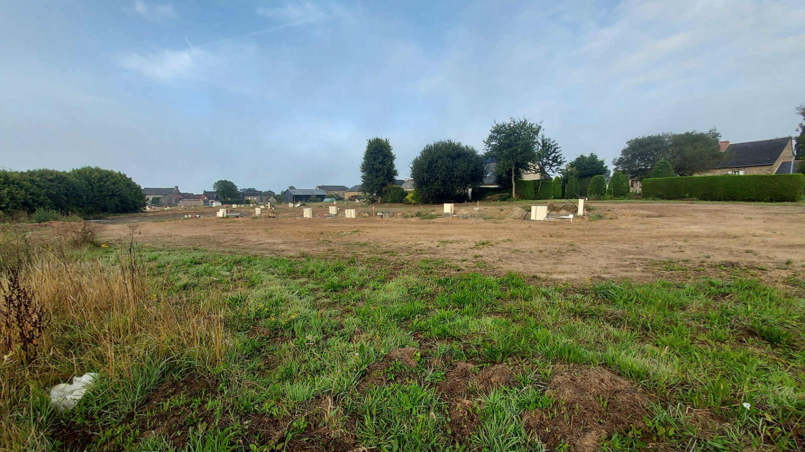 Terrain constructible de 336m2 à Dol-de-Bretagne