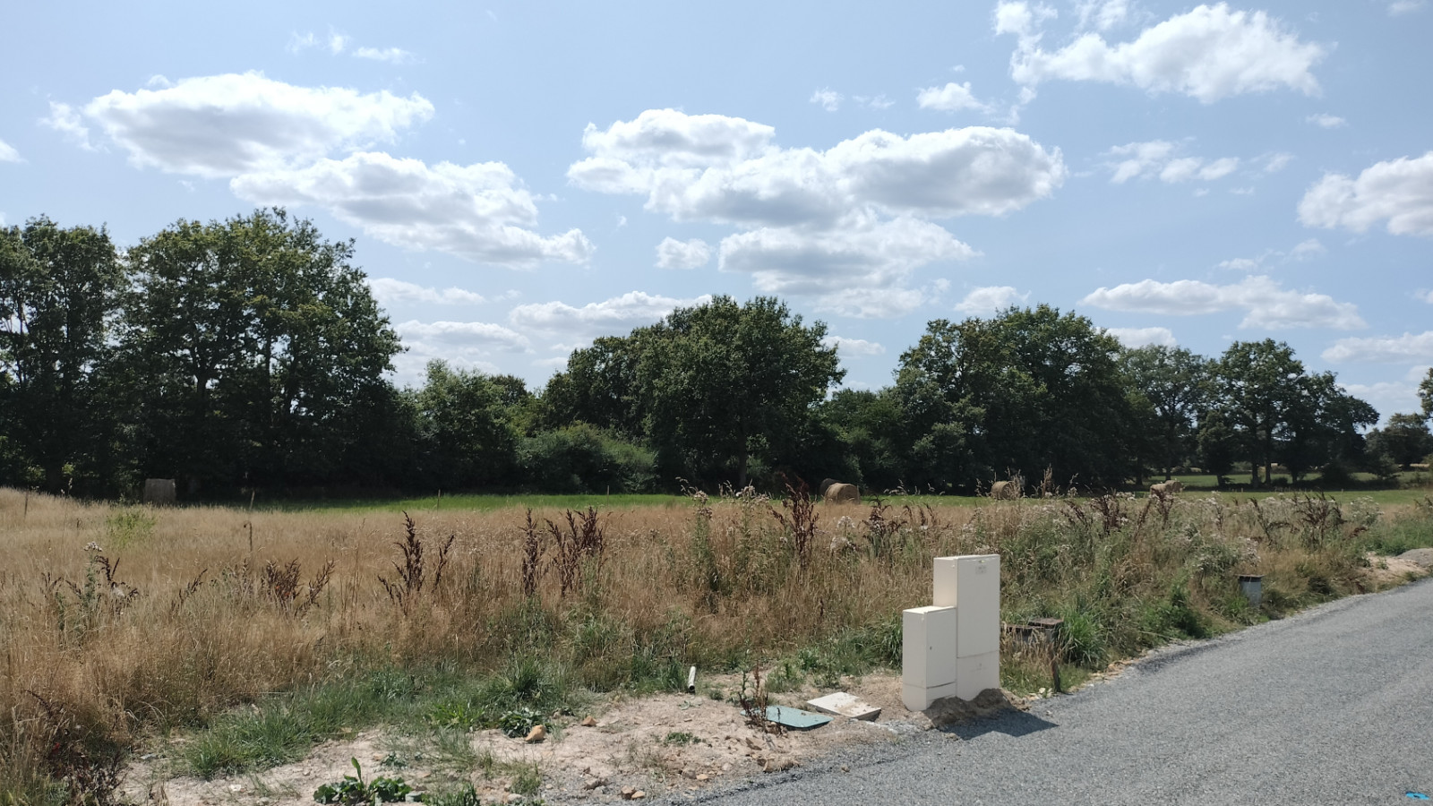 Terrain constructible de 401m2 à Cardroc