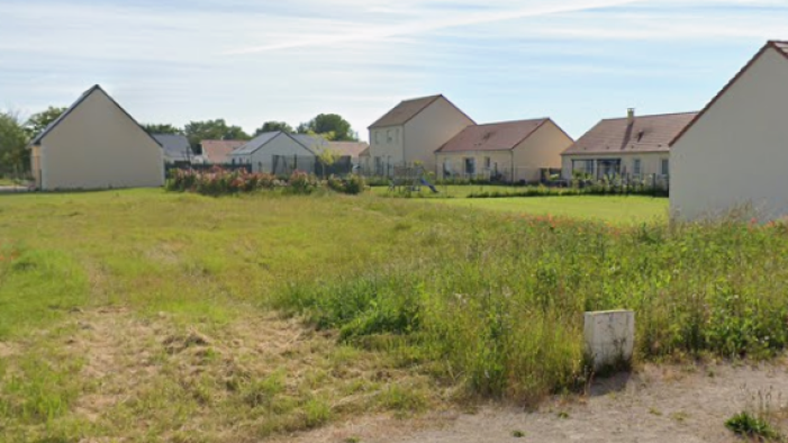 Terrain constructible de 689m2 à Patay