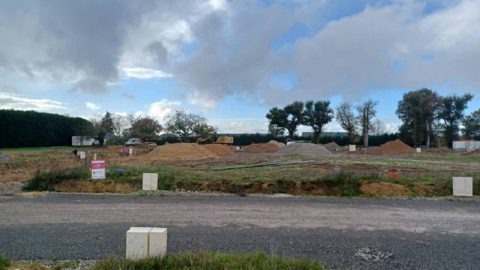 Terrain constructible de 444m2 à Montreuil-le-Gast