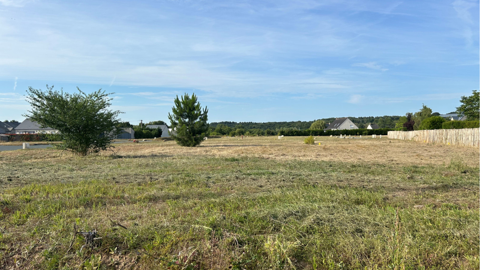 Terrain constructible de 519m2 à Rives-du-Loir-en-Anjou