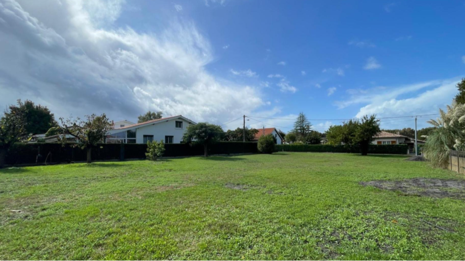 Terrain constructible de 1500m2 à Saint-Médard-en-Jalles