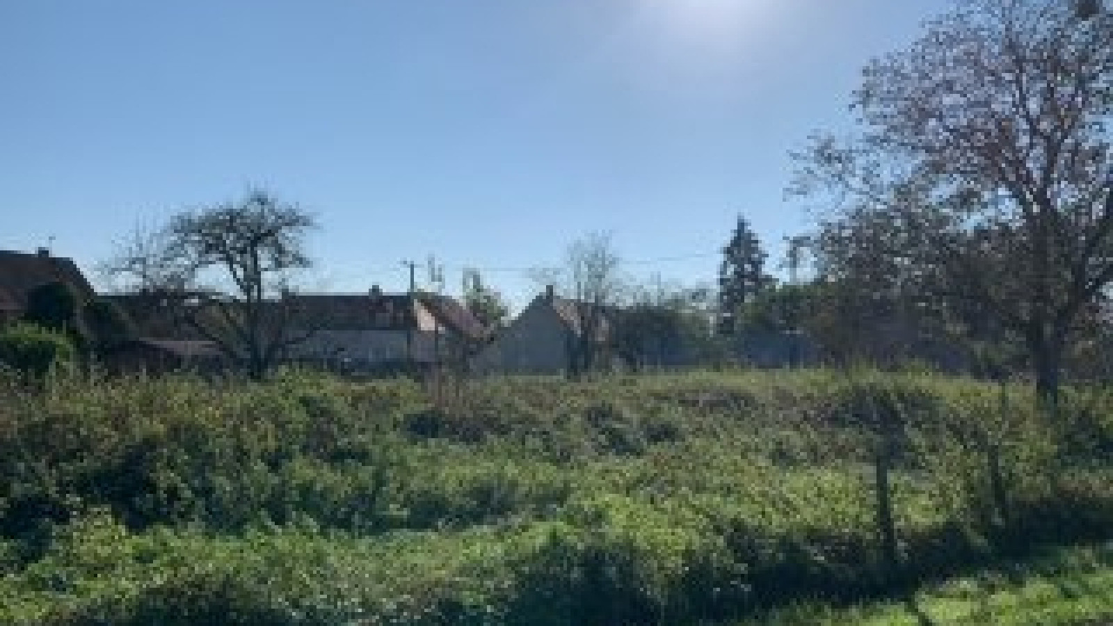 Terrain constructible de 1756m2 à Corrombles