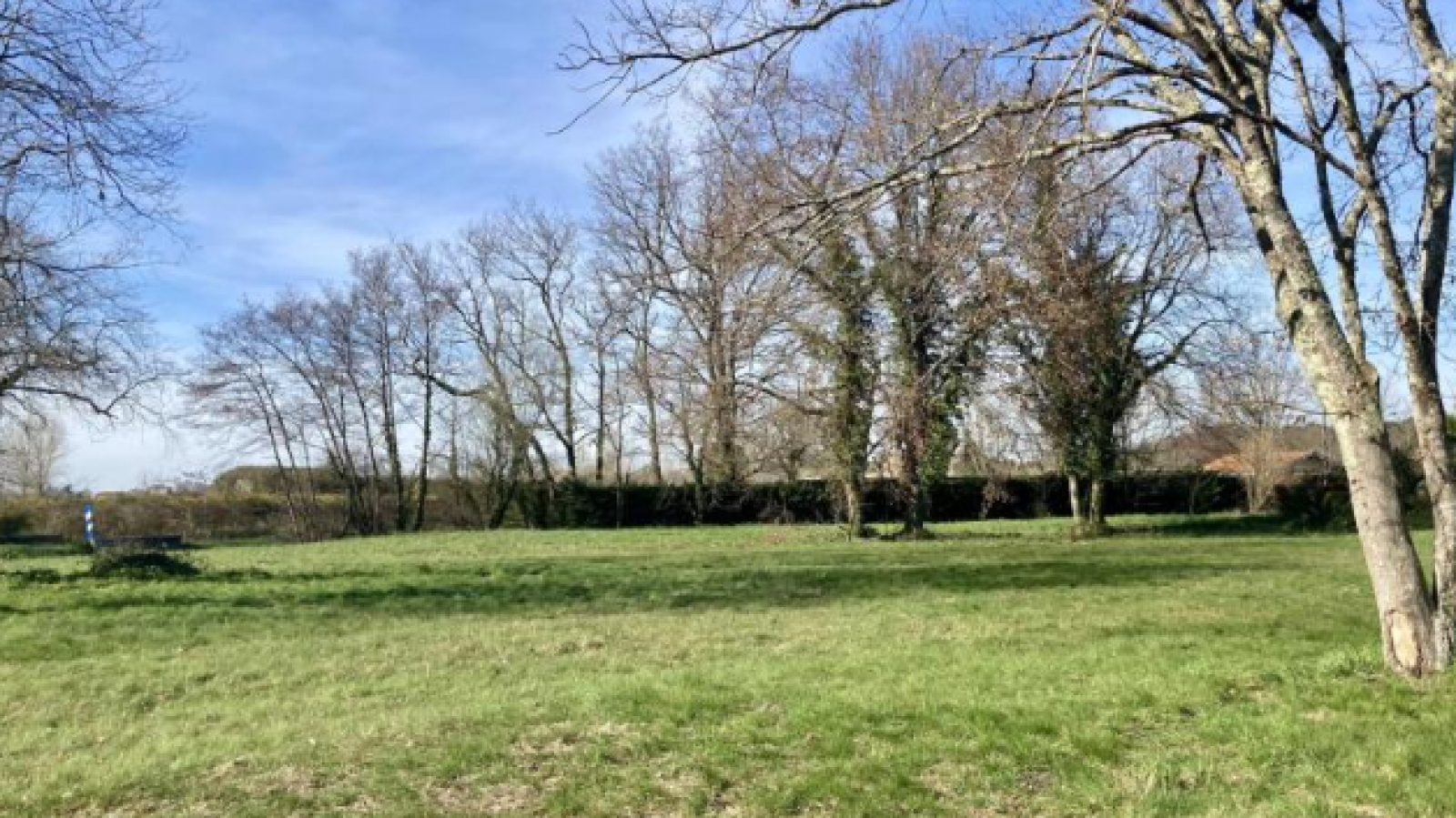Terrain constructible de 500m2 à Margaux-Cantenac