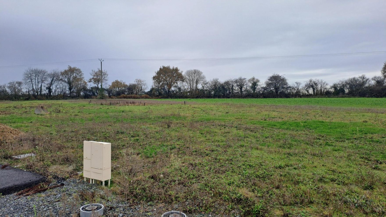 Terrain constructible de 675m2 à Longuenée-en-Anjou