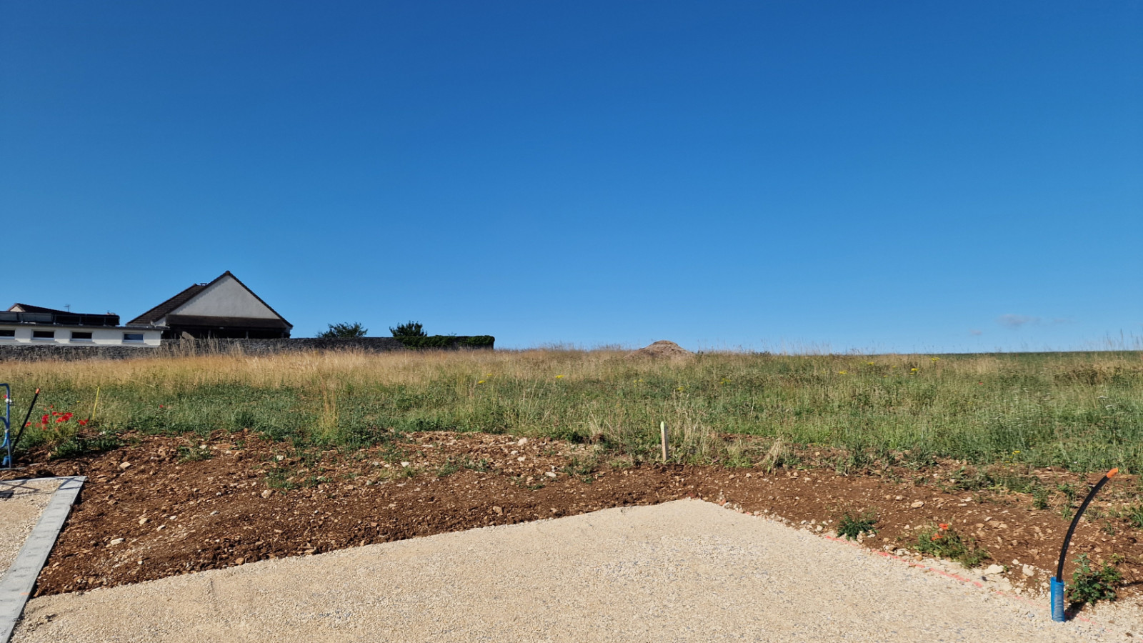 Terrain constructible de 682m2 à Prenois