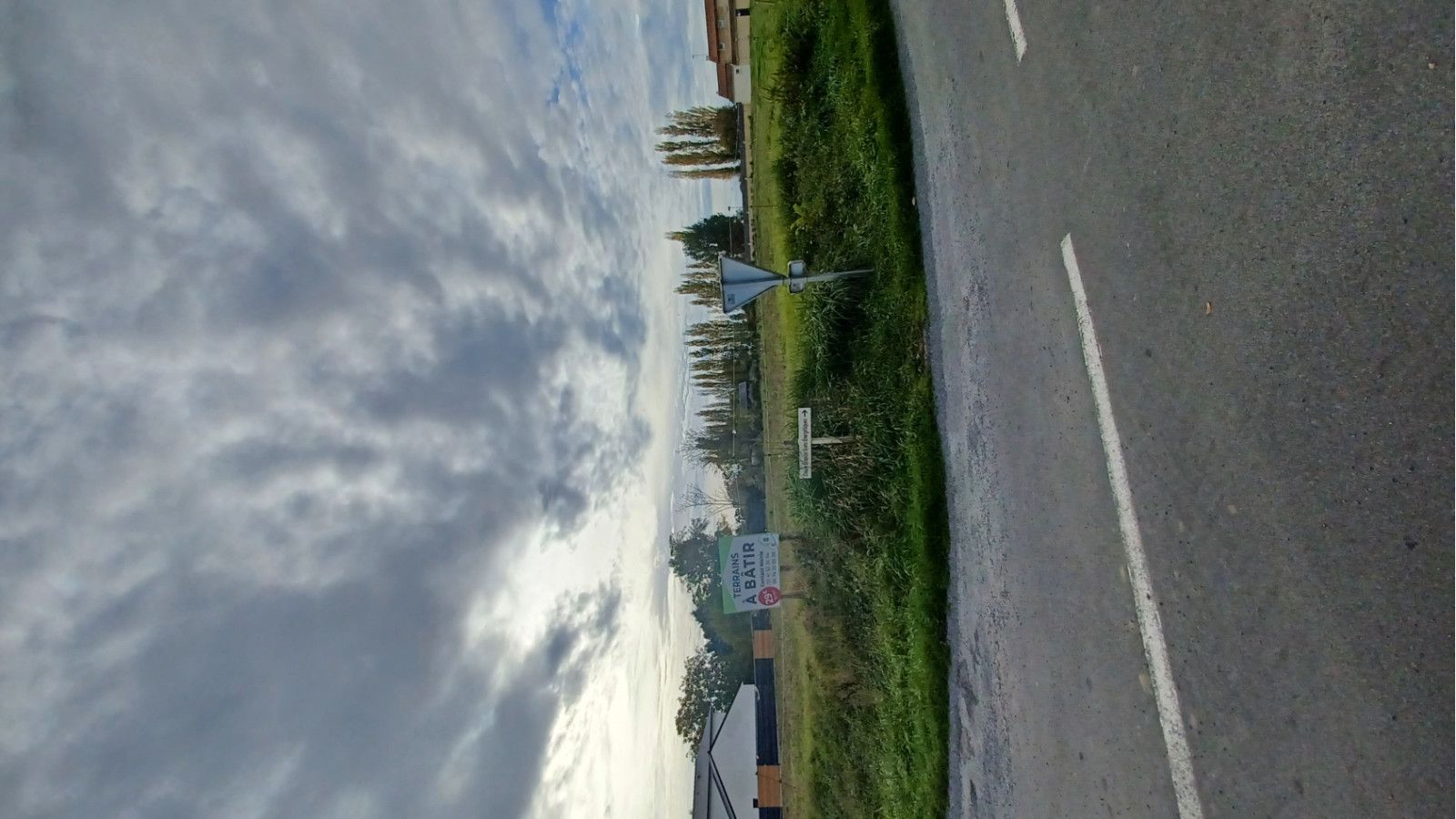 Terrain constructible de 669m2 à Saint-Macaire-du-Bois