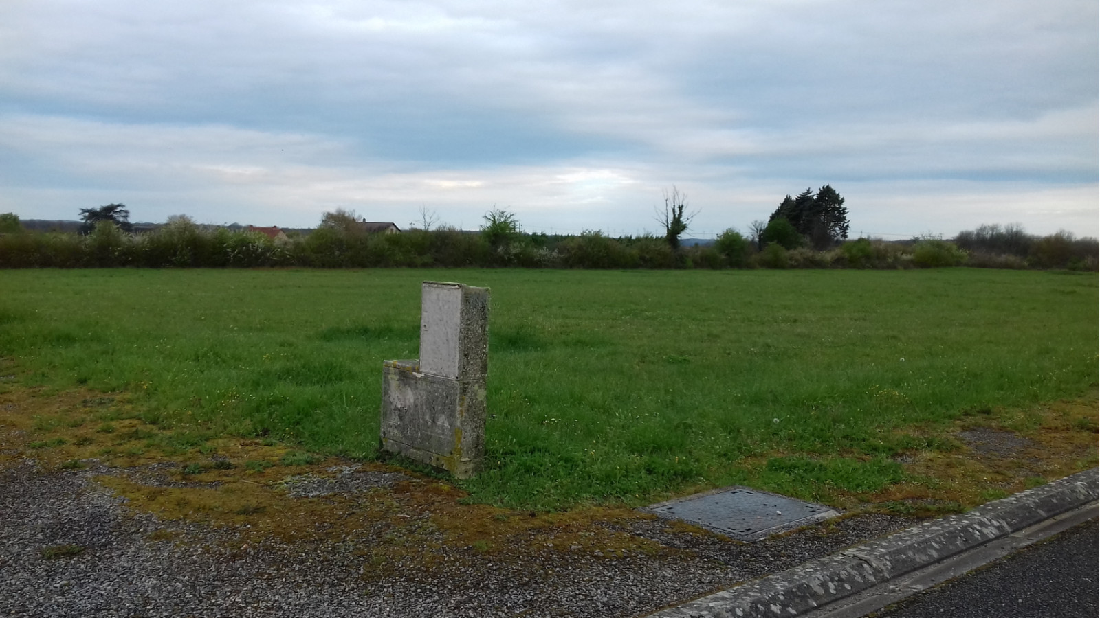 Terrain constructible de 425m2 à Saint-Julien-l'Ars