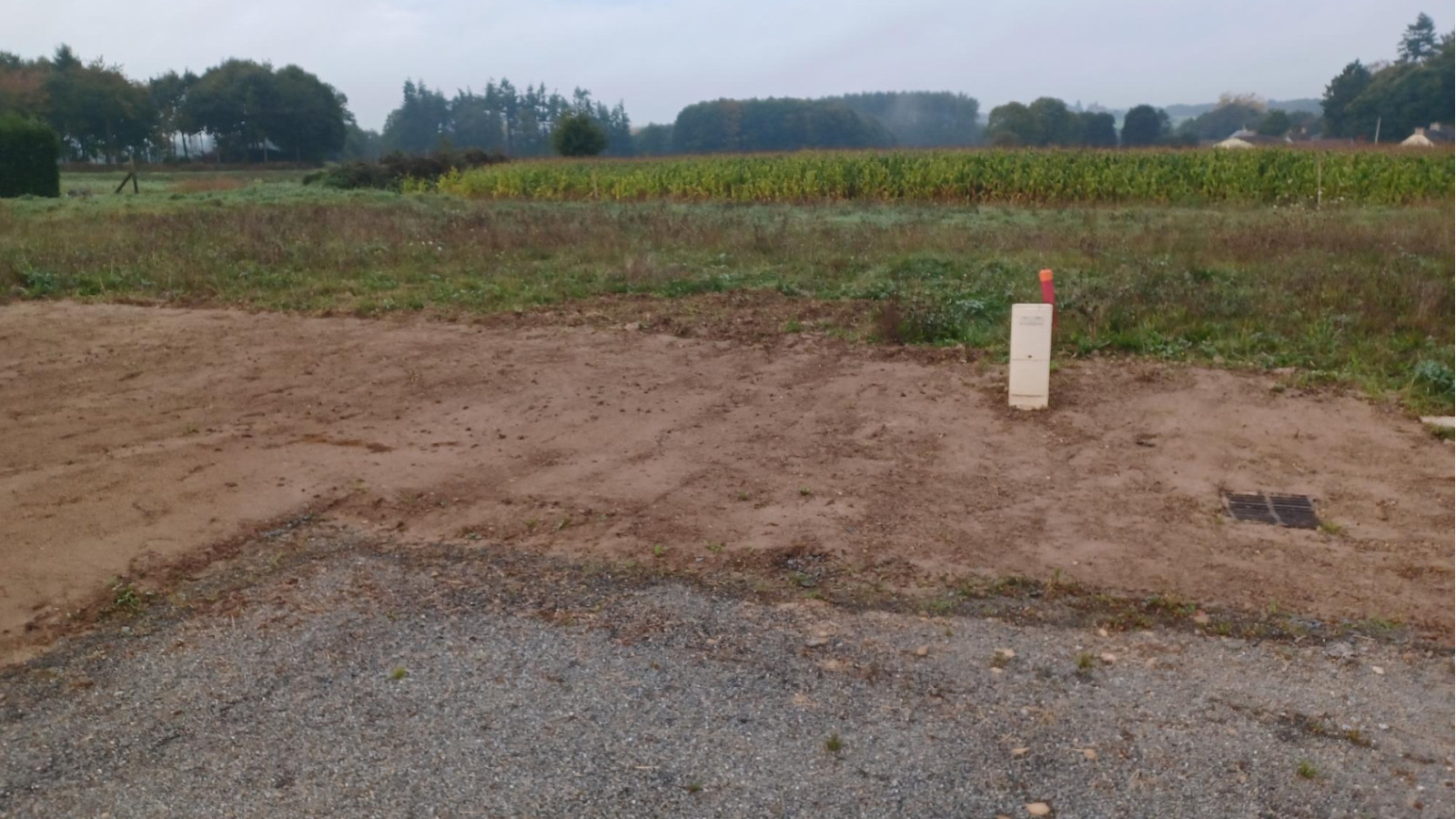 Terrain constructible de 332m2 à Bréal-sous-Montfort