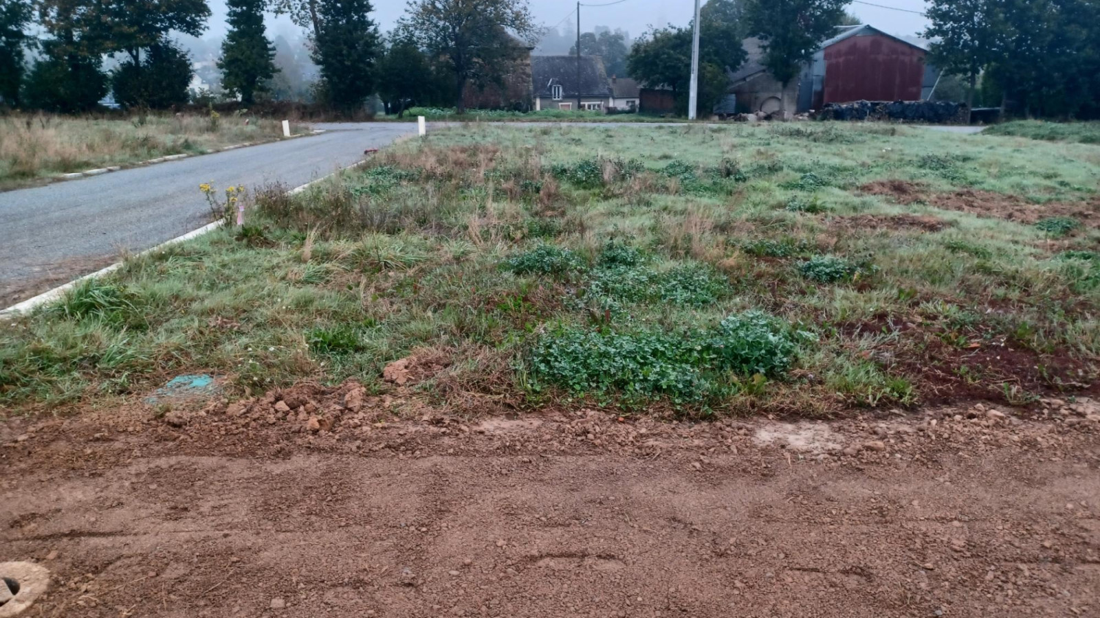 Terrain constructible de 302m2 à Romillé