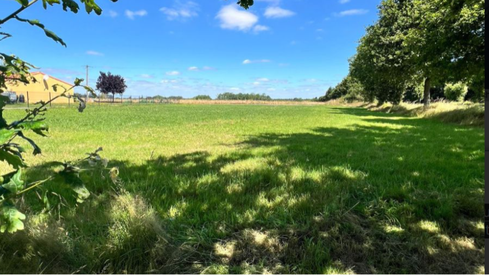 Terrain constructible de 975m2 à Les Brouzils