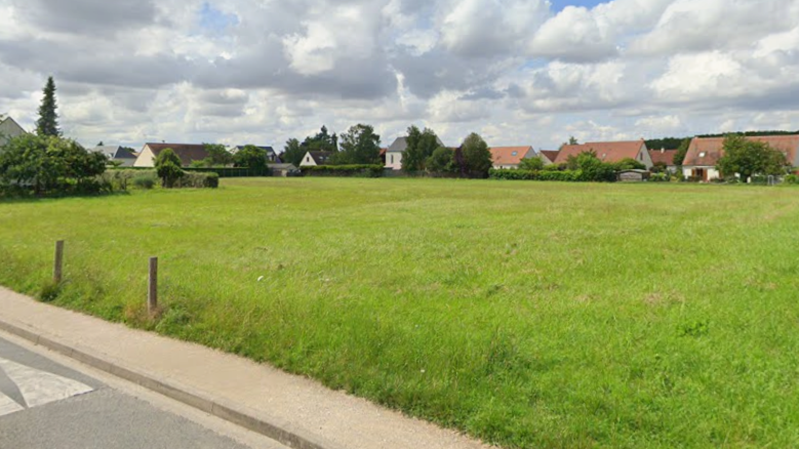 Terrain constructible de 468m2 à Cercottes