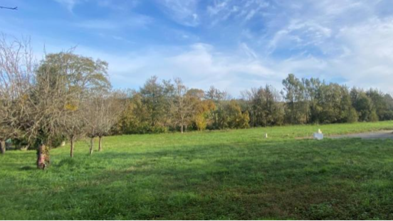 Terrain constructible de 877m2 à Saint-Magne-de-Castillon