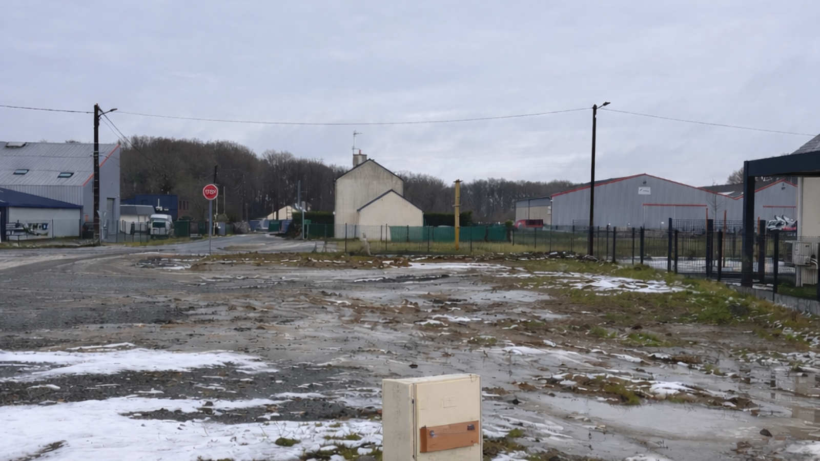 Terrain constructible de 435m2 à Saint-Léger-de-Linières