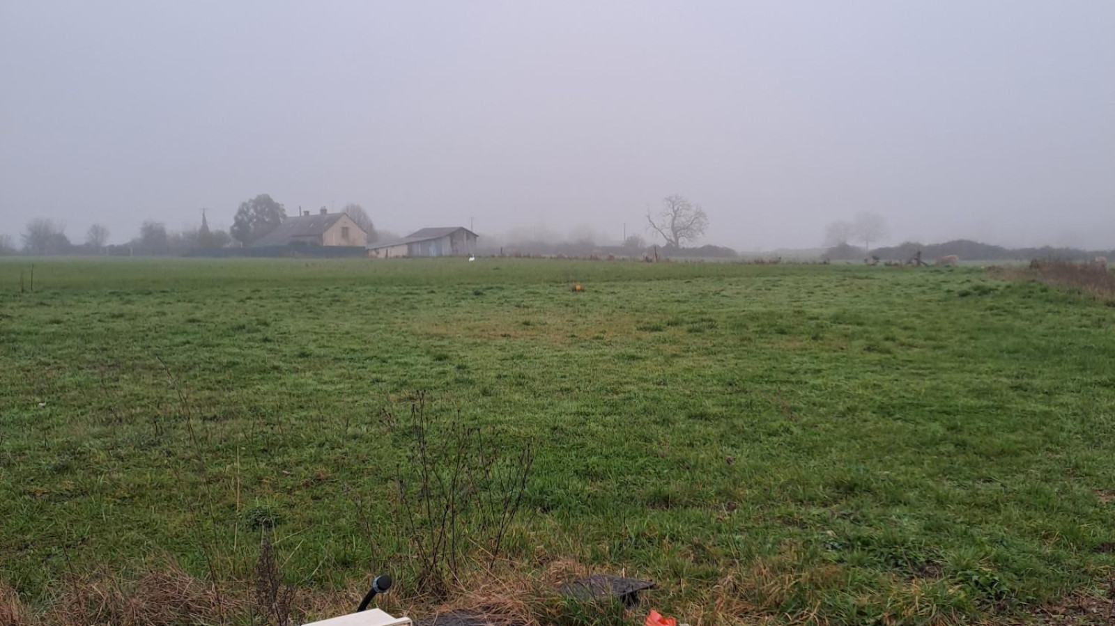 Terrain constructible de 588m2 à Morannes sur Sarthe-Daumeray