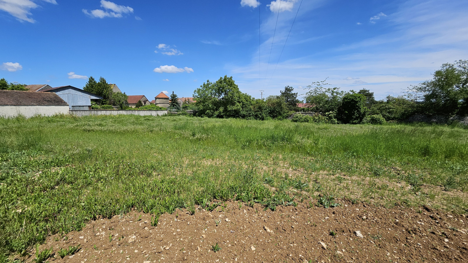 Terrain constructible de 684m2 à Pichanges