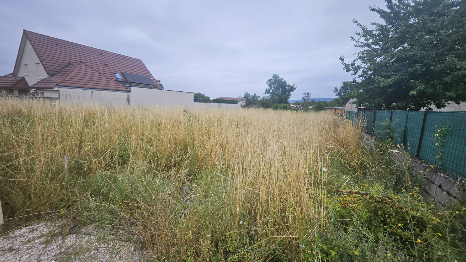 Terrain constructible de 414m2 à Perrigny-lès-Dijon