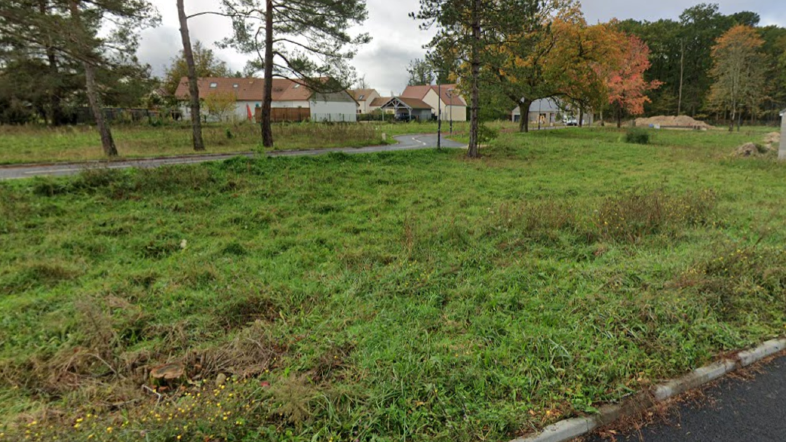 Terrain constructible de 913m2 à Ménestreau-en-Villette