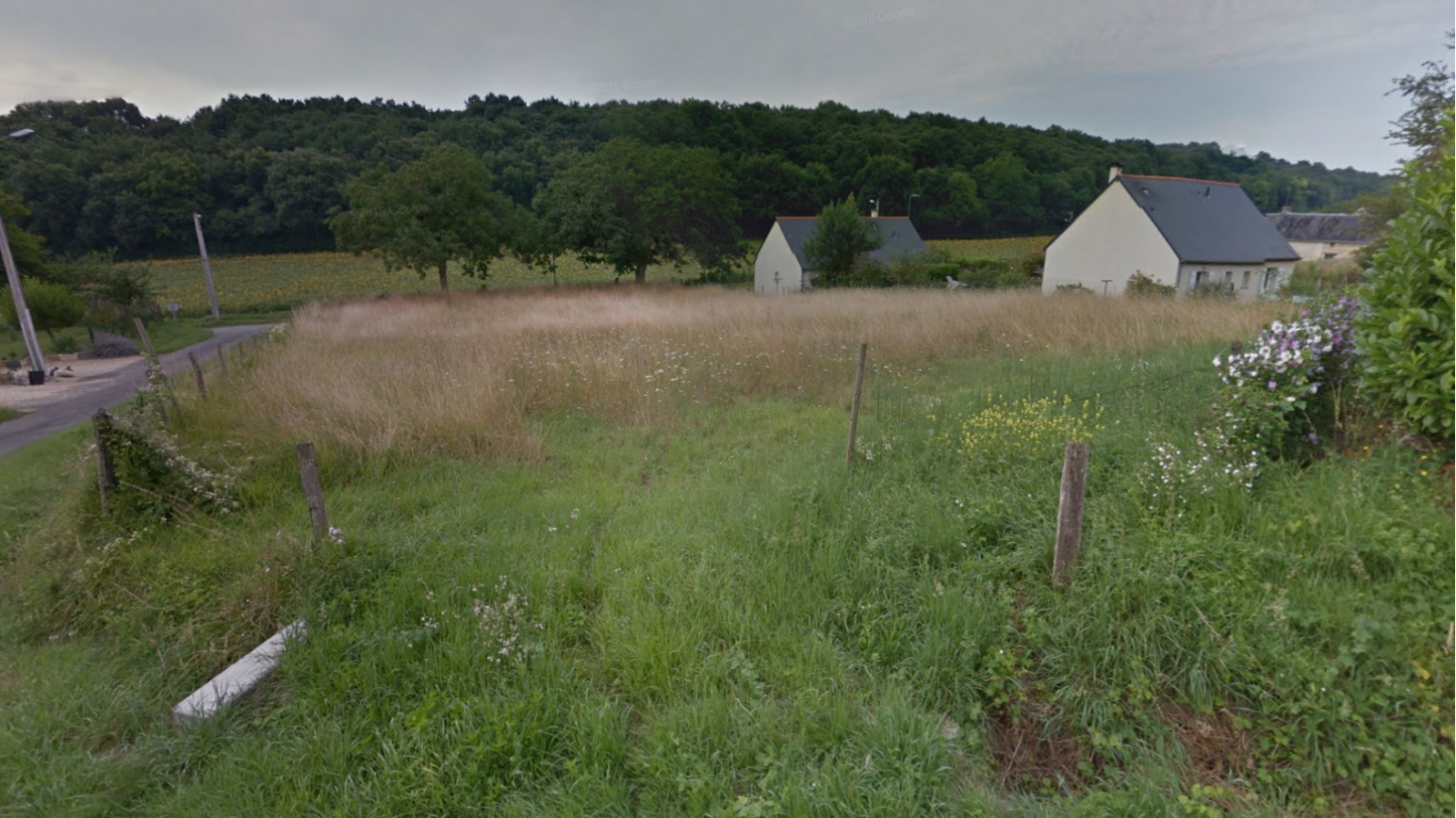 Terrain constructible de 1246m2 à Chinon