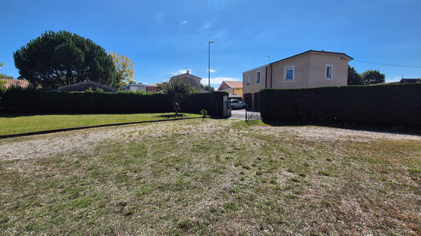 Terrain constructible de 559m2 à Pessac