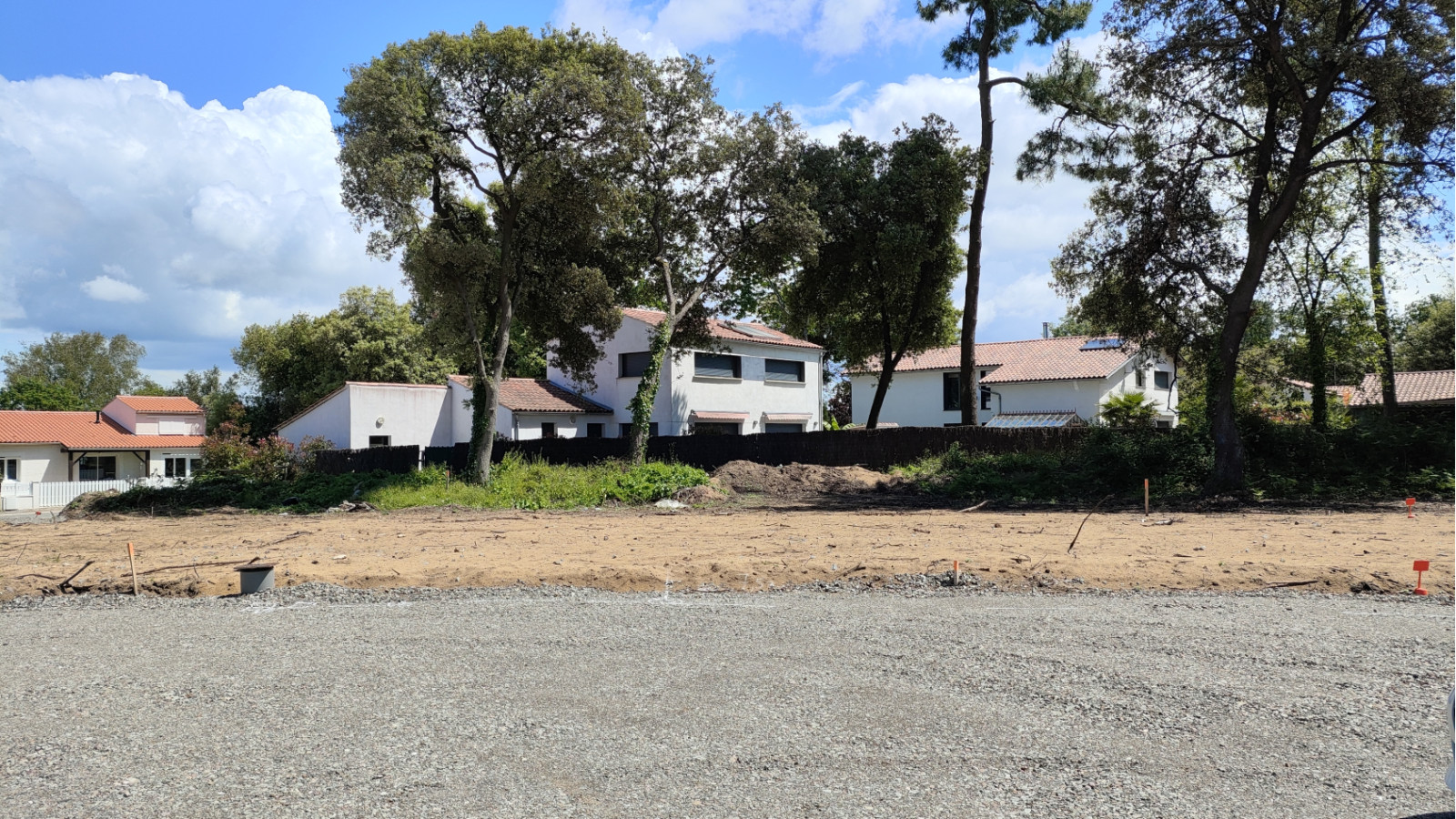 Terrain constructible de 815m2 à Le Champ-Saint-Père