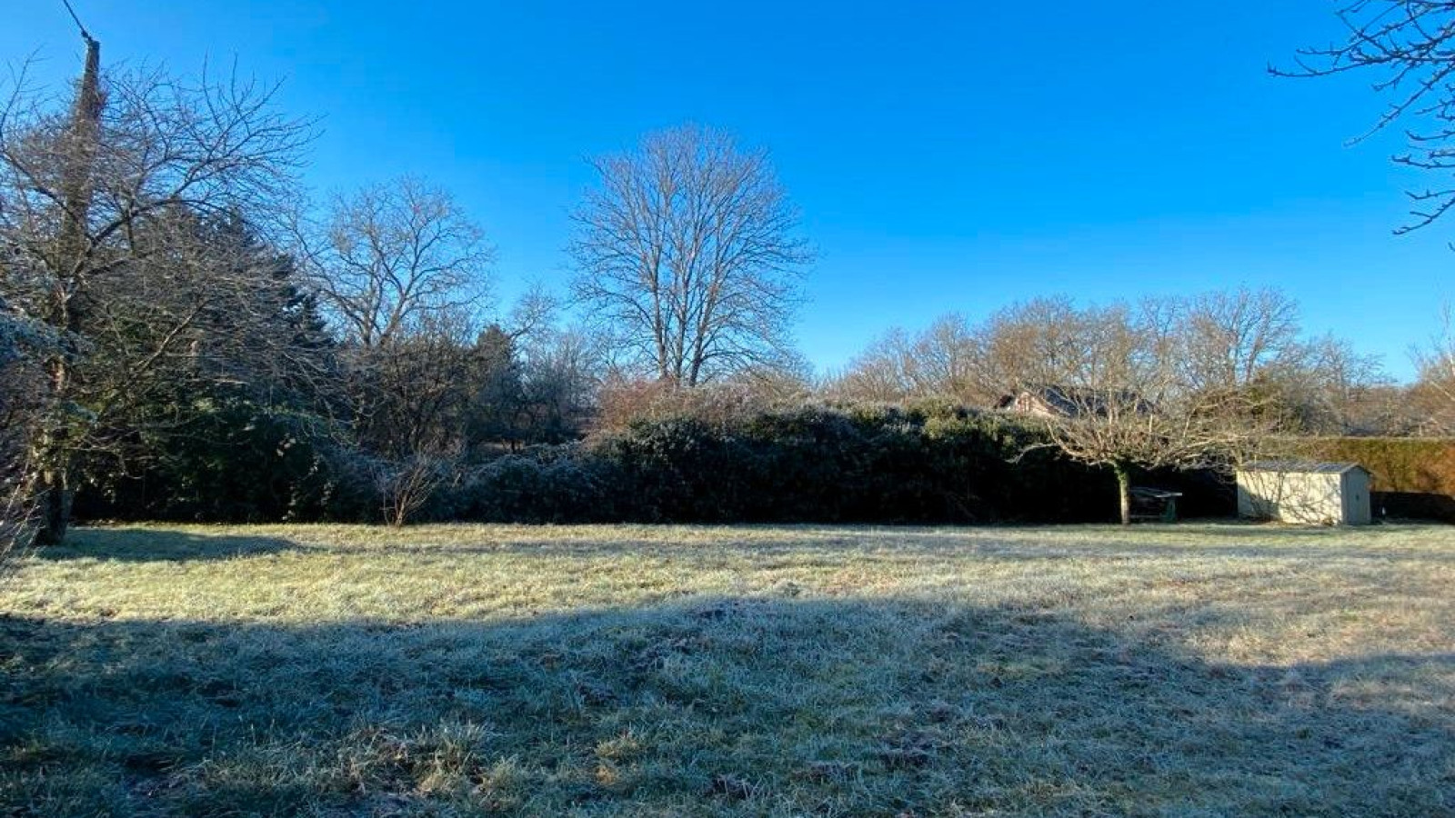 Terrain constructible de 1000m2 à Saint-Denis-sur-Loire
