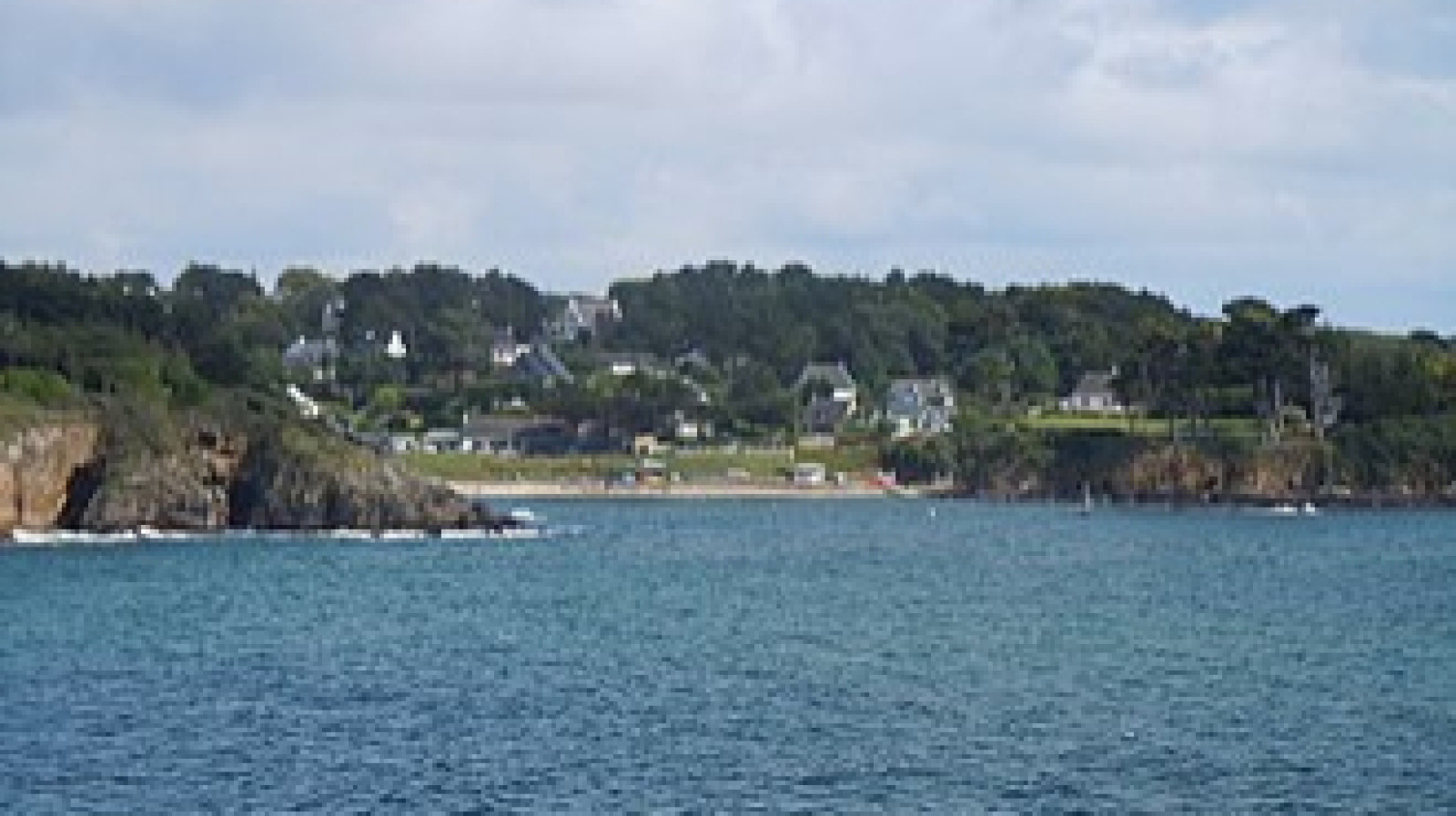 Terrain constructible de 435m2 à Moëlan-sur-Mer