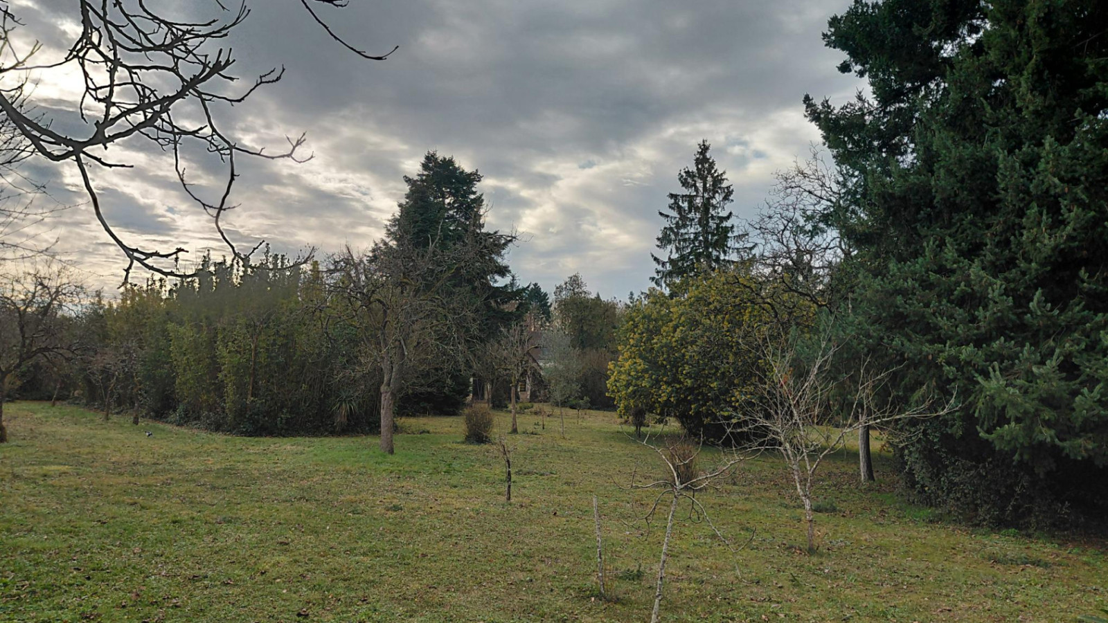 Terrain constructible de 1025m2 à Saint-Avertin