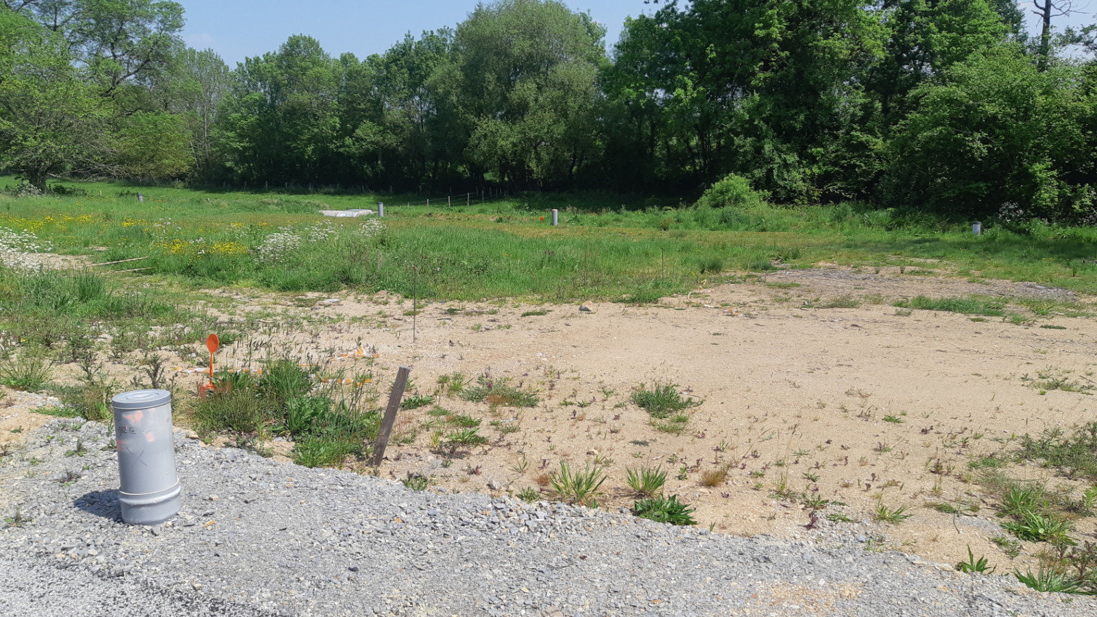 Terrain constructible de 336m2 à Parthenay-de-Bretagne