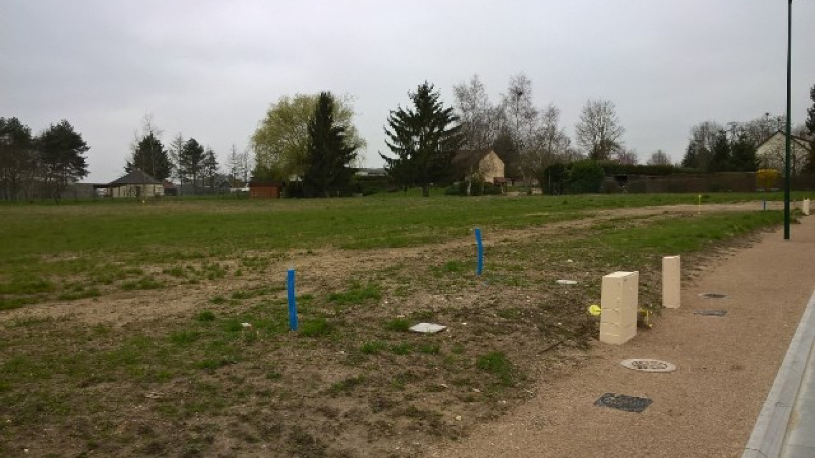 Terrain constructible de 529m2 à Amilly