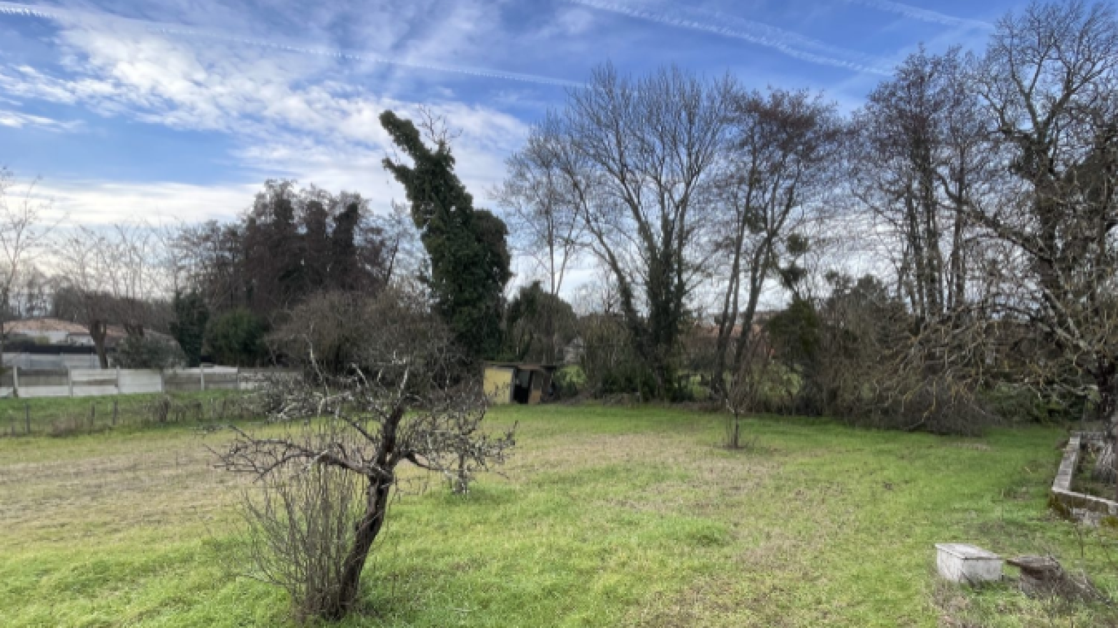 Terrain constructible de 1175m2 à Martillac