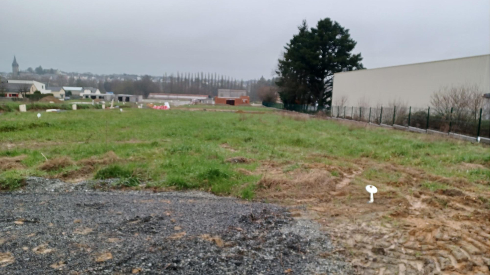 Terrain constructible de 527m2 à Le Petit-Fougeray